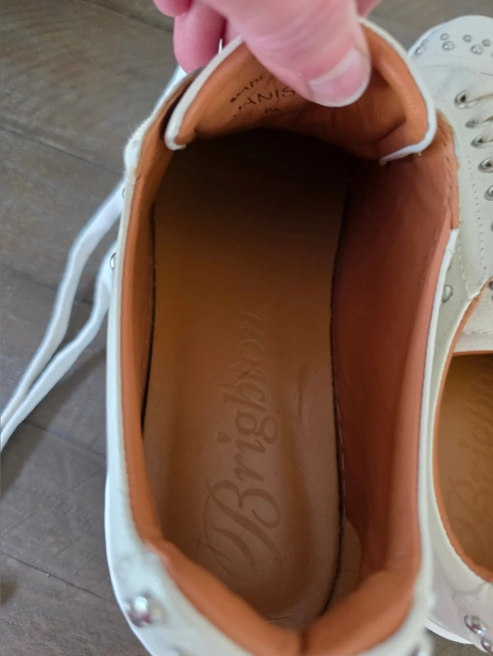 Brighton Janice White Leather Studded Sneakers WM SZ 9M Heart Detail Lace Up - Picture 9 of 9